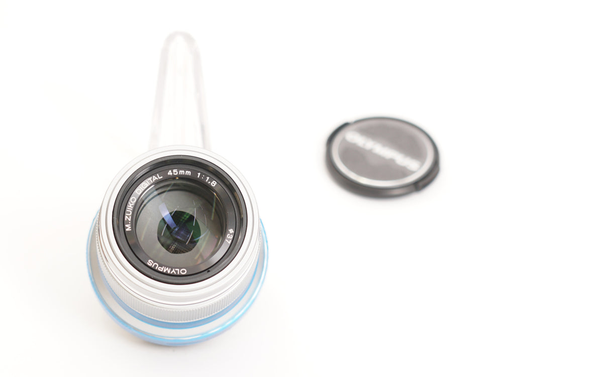 Olympus M. Zuiko Digital 45mm f/1.8 Lens (Four Thirds System, Silver) (Used)