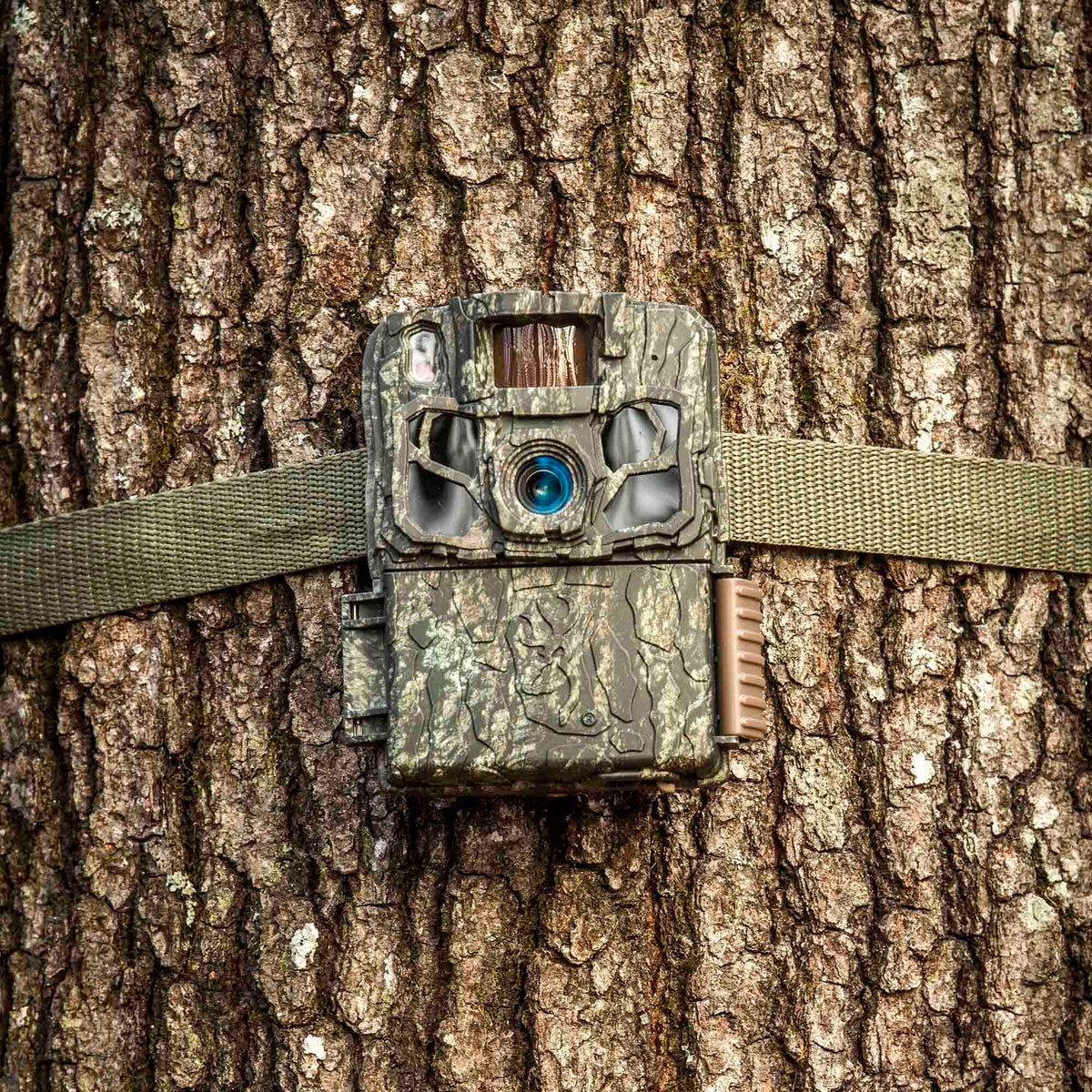 Browning Trail Camera Dark Ops FHDR 40MP Trail Camera (6-Pack) Bundle