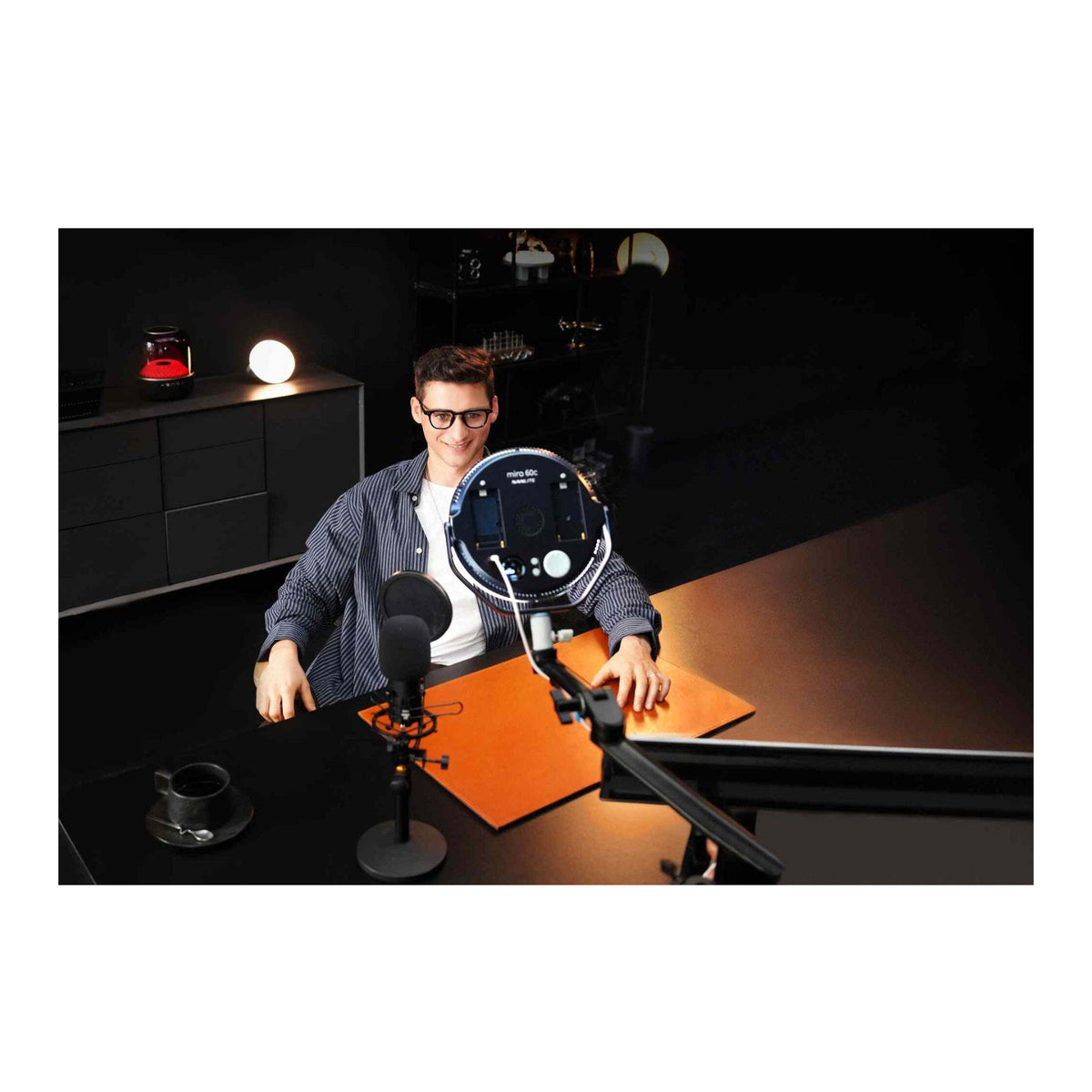 Nanlite Miro 60c RGB Round LED Light Panel with Light Stand (Mint Blue) (Open Box)