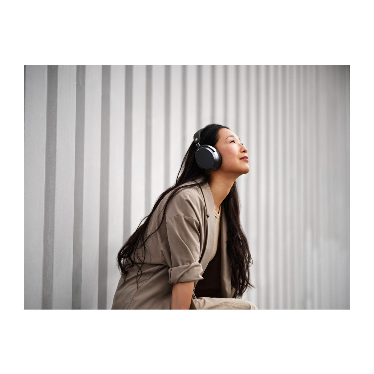 Sennheiser MOMENTUM 4 Noise-Canceling Wireless Over-Ear Headphones (Graphite)