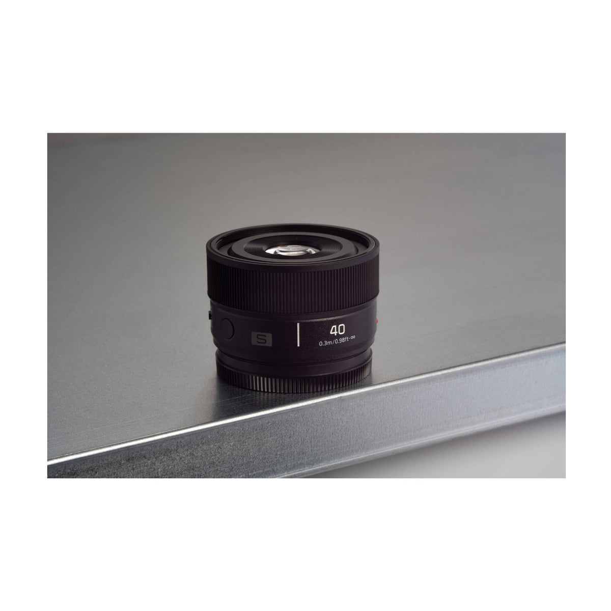 Panasonic LUMIX S 40mm f/2 Compact Prime L-Mount Lens (Black)