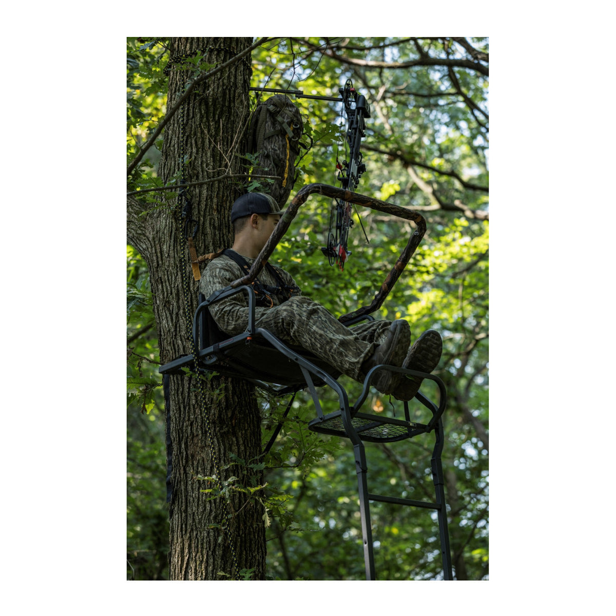 Big Game Treestands Warrior Elite Ultra-Wide 17 ft Climbing Tree Stand (Open Box)
