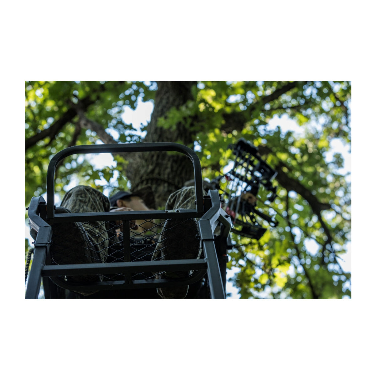 Big Game Treestands Warrior Elite Ultra-Wide 17 ft Climbing Tree Stand (Open Box)