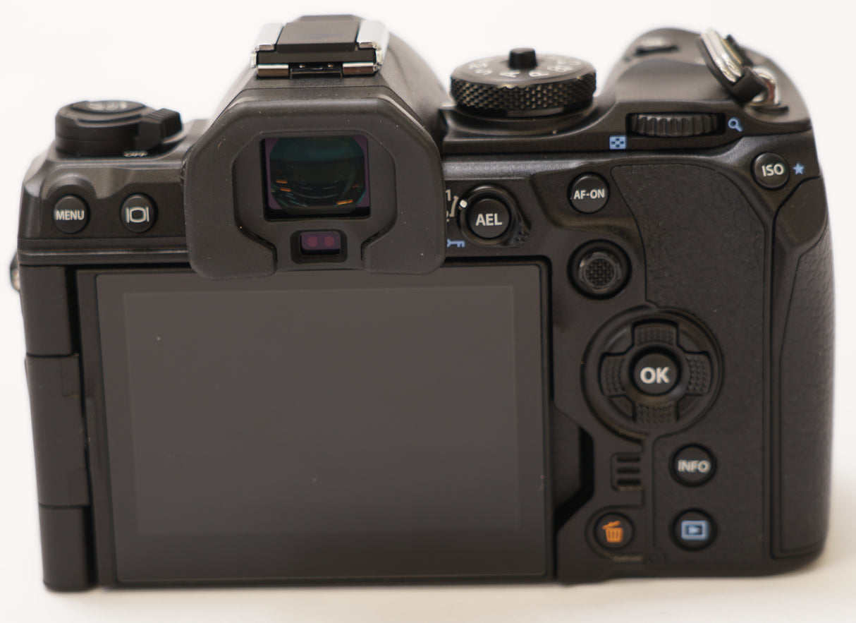 OM SYSTEM OM-1 Mark II Mirrorless Camera (Body Only) (Used)