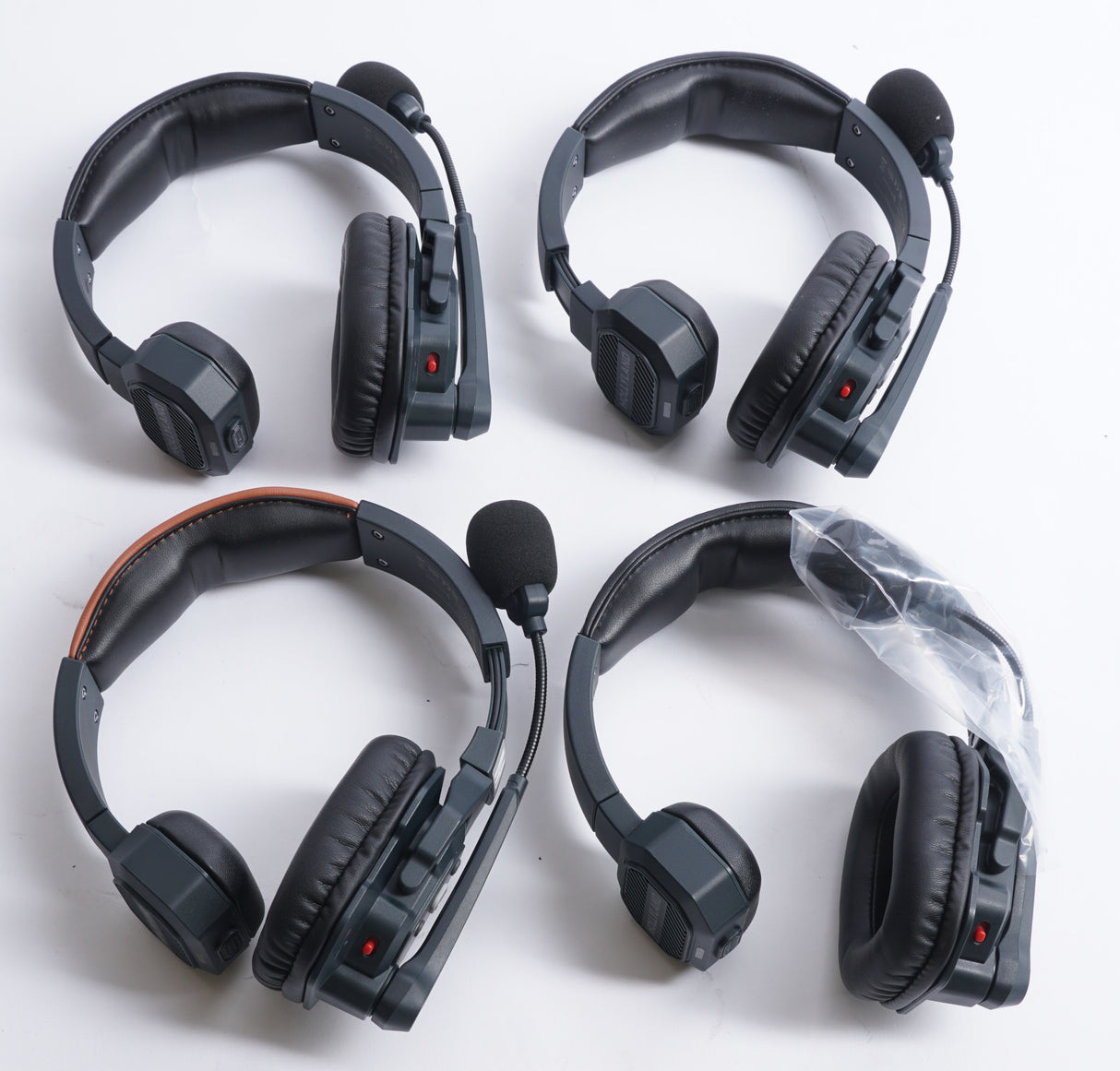 Hollyland Solidcom SE Global 4S 4-Person Single-Ear Headset Intercom System (2.4 (Used)