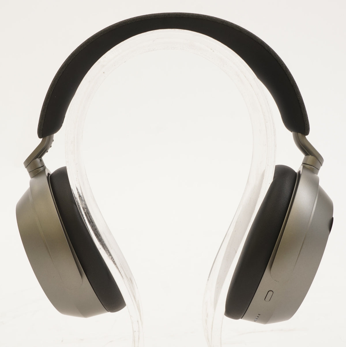 Sennheiser MOMENTUM 4 Noise-Canceling Wireless Over-Ear Headphones (Graphite) (Used)