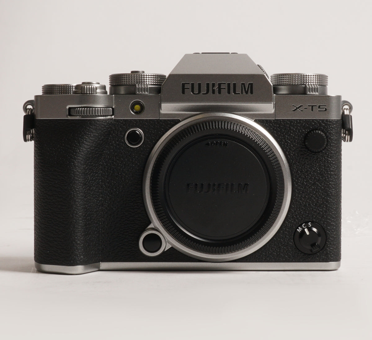 Fujifilm X-T5 Mirrorless Camera Body (Silver) (Used)