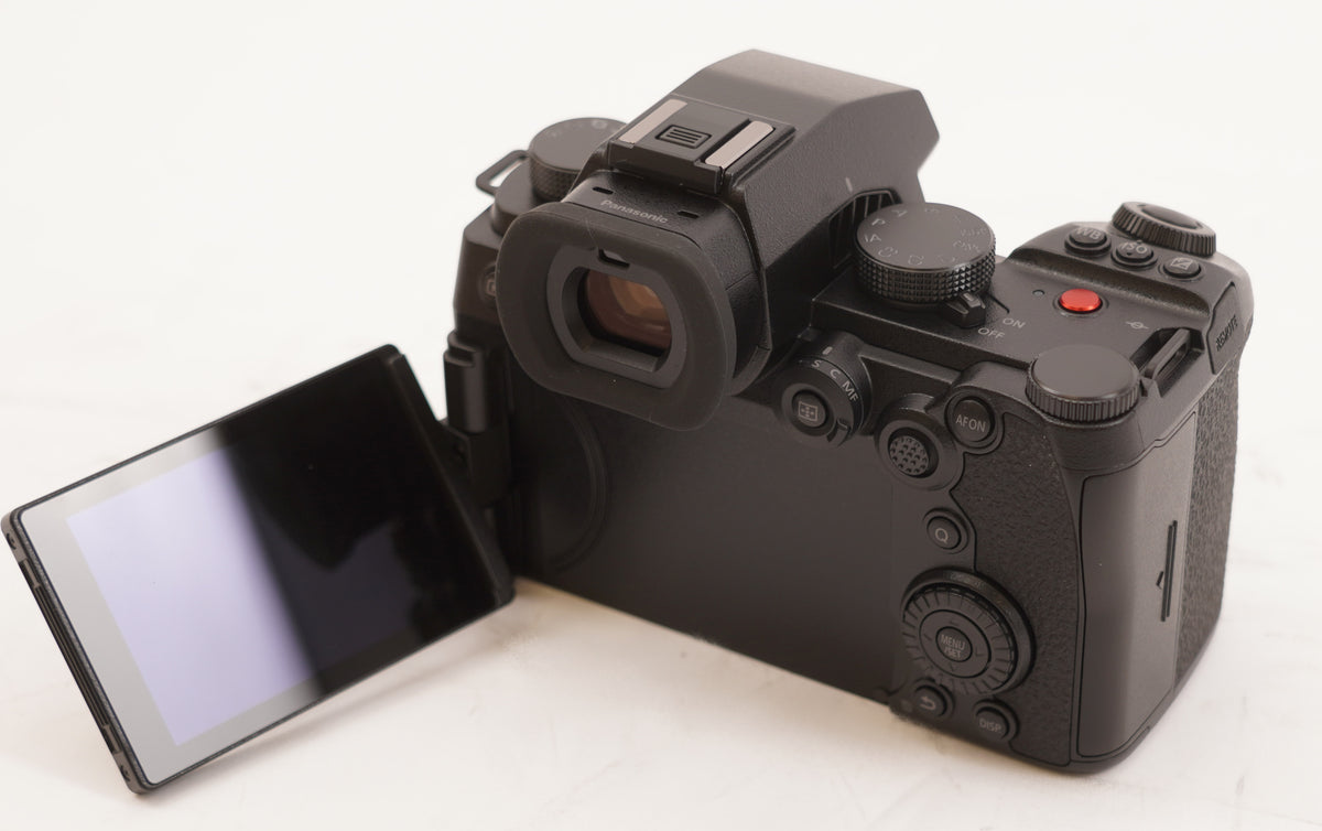 Panasonic Lumix S5 IIX 24.2MP Full Frame Mirrorless 20-60mm Lens Phase Hybrid AF