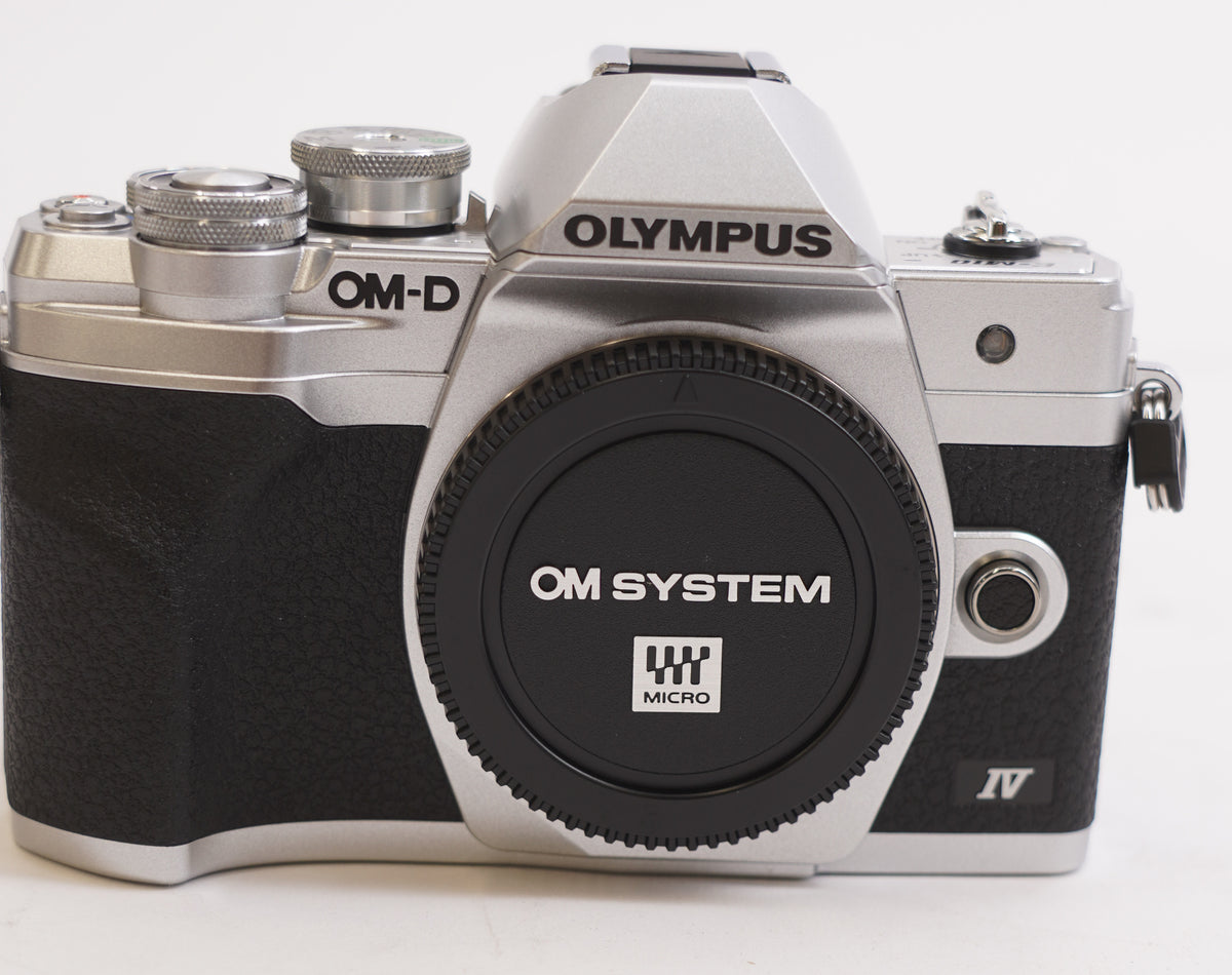 Olympus OM-D E-M10 Mark IV Camera (Silver) & M.Zuiko Digital ED 14-42mm Lens Kit (Open Box)