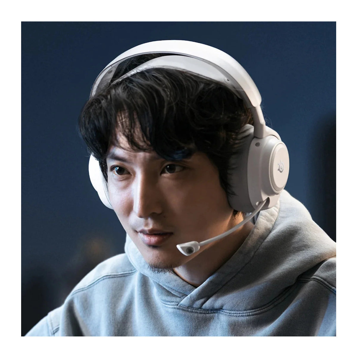 SteelSeries Arctis Nova Pro Omni Hi-Res Wireless Gaming Headset (White)