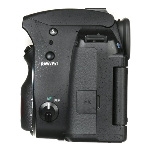 Pentax K-70 DSLR with SMC DA 18-55mm f/3.5-5.6 AL WR Lens (Black)